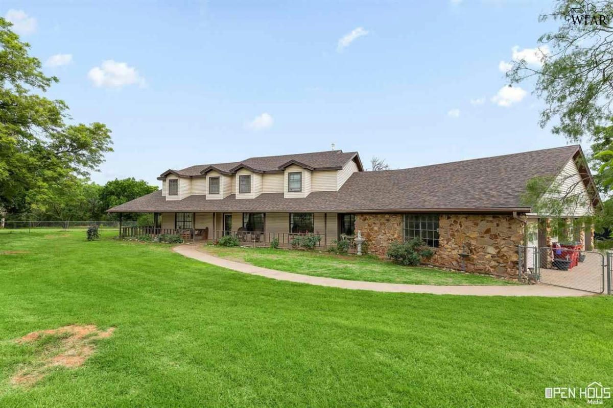 2702 HAWS RD, IOWA PARK, TX 76367, photo 1 of 30