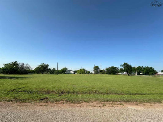 900 E GARRISON AVE, ELECTRA, TX 76360, photo 2 of 7