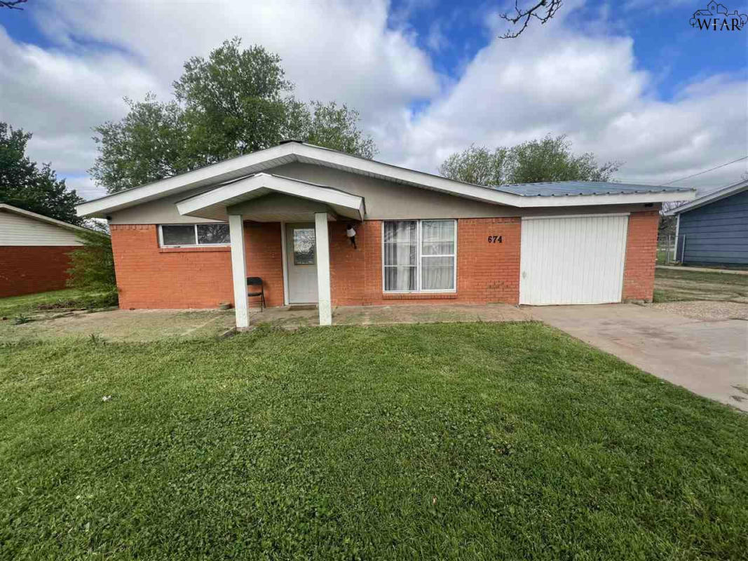 674 BELL RD S, IOWA PARK, TX 76367, photo 1 of 22
